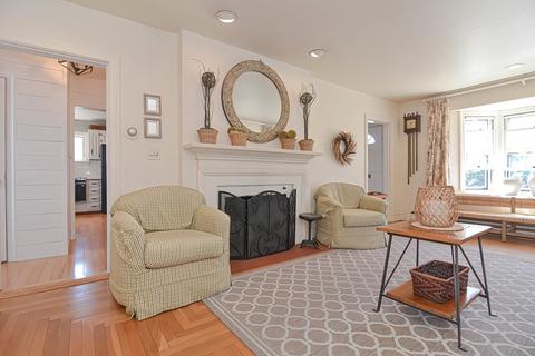 476 Langley St, Fall River, MA 02720 photo 5