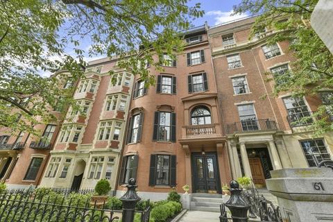 28 Pinckney St #1, Boston, MA 02108