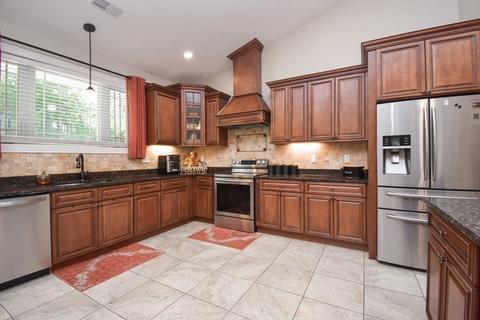 595 Roosevelt Ave, Springfield, MA 01118 photo 5