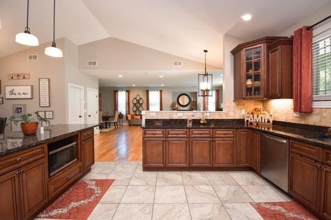 595 Roosevelt Ave, Springfield, MA 01118 photo 10