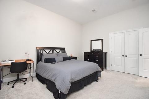 595 Roosevelt Ave, Springfield, MA 01118 photo 32