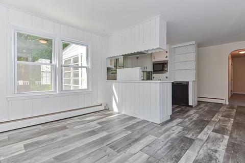 5 Picadilly St, Upton, MA 01568 photo 12