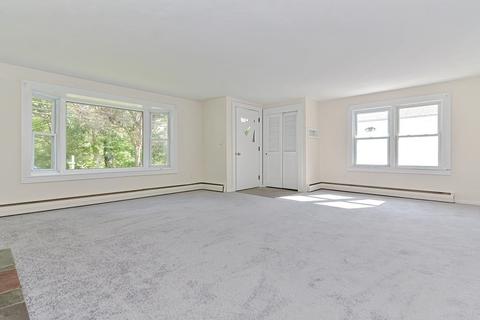 5 Picadilly St, Upton, MA 01568 photo 5