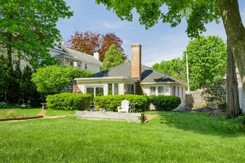 2 Suburban Rd, Worcester, MA 01602 photo 1