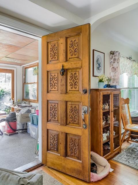 2 Suburban Rd, Worcester, MA 01602 photo 6