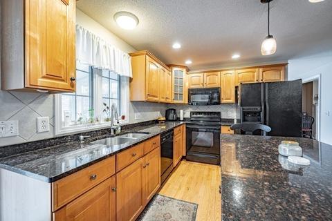11 Gates Ave, Springfield, MA 01118 photo 5