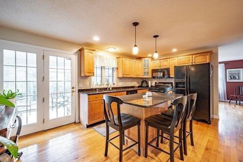11 Gates Ave, Springfield, MA 01118 photo 4