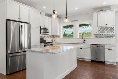 13 Colantoni Dr, Danvers, MA 01923 photo 5