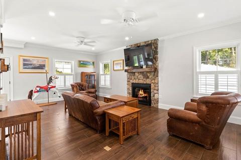 13 Colantoni Dr, Danvers, MA 01923 photo 2
