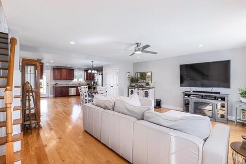 127 Derby St, Worcester, MA 01604 photo 6