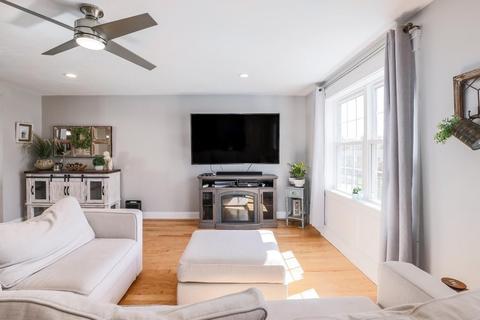 127 Derby St, Worcester, MA 01604 photo 7