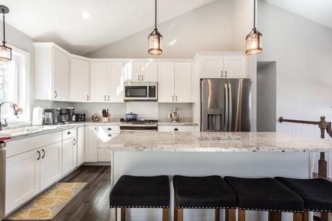 86 Lucille Ln, Fall River, MA 02720 photo 4