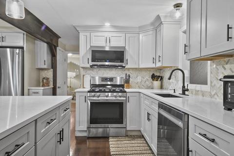 10 Seconset St, Worcester, MA 01602 photo 4