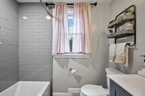 10 Seconset St, Worcester, MA 01602 photo 12