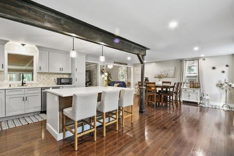 10 Seconset St, Worcester, MA 01602 photo 3