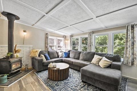 10 Seconset St, Worcester, MA 01602 photo 8