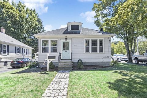 352 Cedar St, Dedham, MA 02026 photo 1