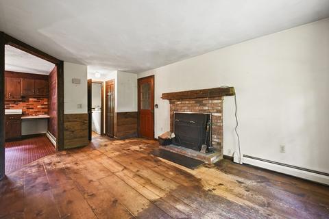 8 Sandra Cir, Mendon, MA 01756 photo 5