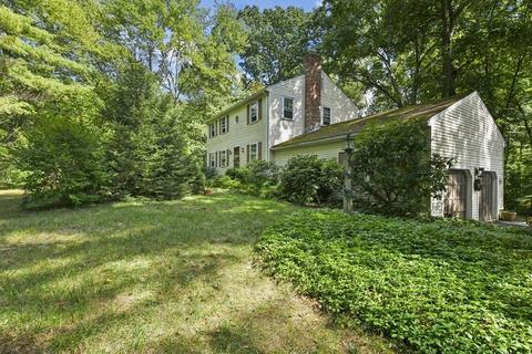 8 Sandra Cir, Mendon, MA 01756 photo 2