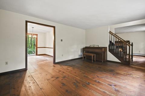 8 Sandra Cir, Mendon, MA 01756 photo 13