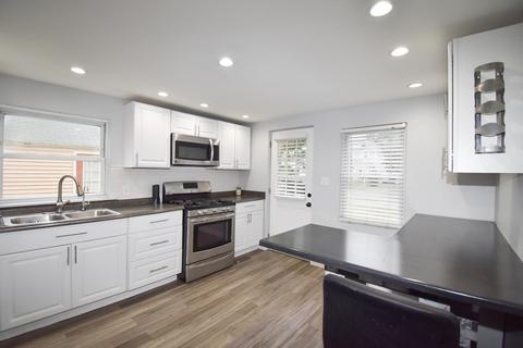 99 Jenness St, Springfield, MA 01104 photo 4