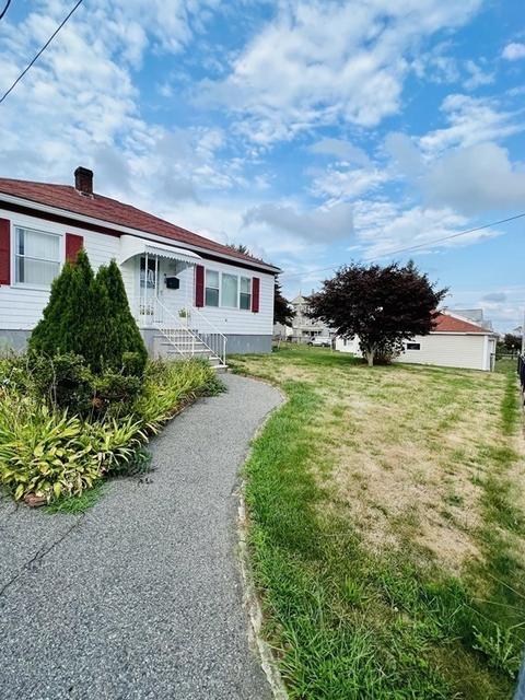 92 Oman St, Fall River, MA 02721 photo 3