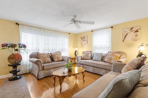 9 Summit Ave, Saugus, MA 01906 photo 8