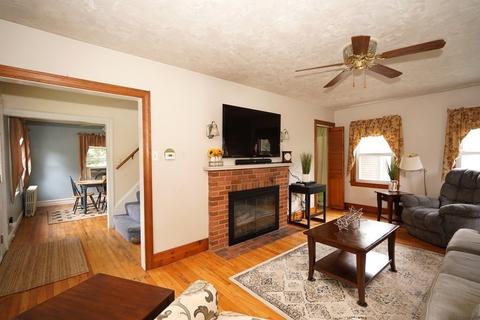 81 E Bacon St, Plainville, MA 02762 photo 16