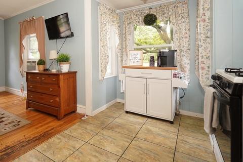 81 E Bacon St, Plainville, MA 02762 photo 10