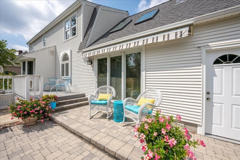 77 Putting Ln, Chicopee, MA 01020 photo 6