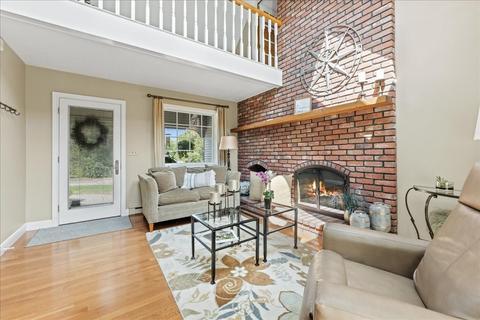 77 Putting Ln, Chicopee, MA 01020 photo 12