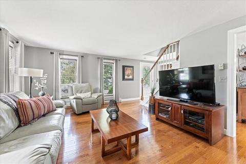 77 Putting Ln, Chicopee, MA 01020 photo 20