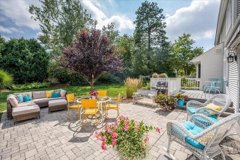 77 Putting Ln, Chicopee, MA 01020 photo 5