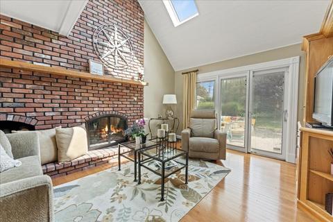 77 Putting Ln, Chicopee, MA 01020 photo 11