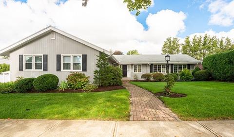 18 Sutton Ave, Salem, MA 01970 photo 1