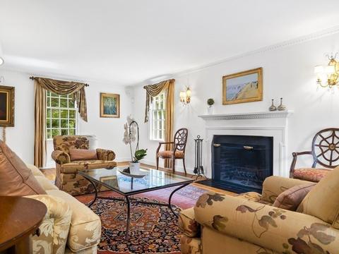 45 Cartwright Rd, Wellesley, MA 02482 photo 4