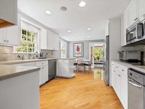 45 Cartwright Rd, Wellesley, MA 02482 photo 10