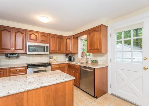 71 Robinwood Ave, Needham, MA 02492 photo 8