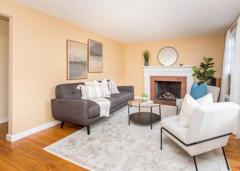 71 Robinwood Ave, Needham, MA 02492 photo 2