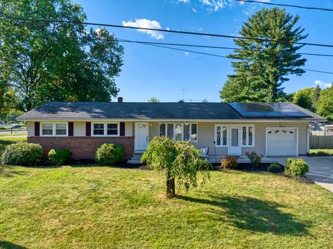 11 Gardens Dr, Springfield, MA 01119 photo 3