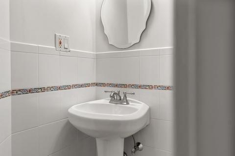 233 Freeman St #3, Brookline, MA 02446 photo 10