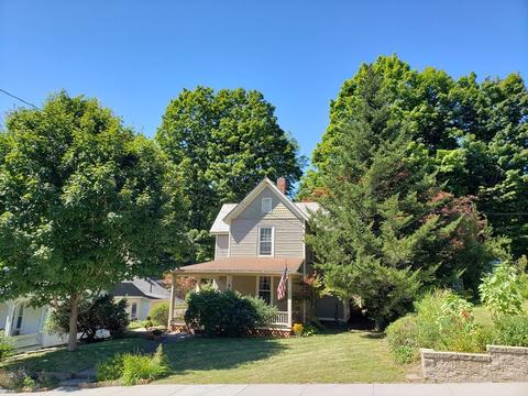 4 Pleasant St 2 Stanton Ave, Huntington, MA 01050
