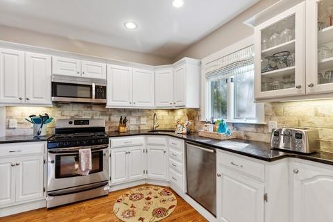 12 Thorndike St, Reading, MA 01867 photo 17