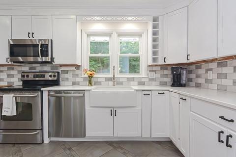 32 Colonial Rd, Sutton, MA 01590 photo 5
