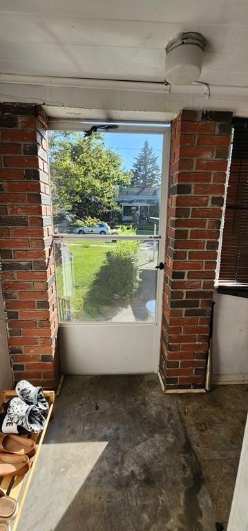 7 Gilmore St, Chicopee, MA 01013 photo 6