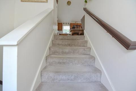 68 Bowker, Worcester, MA 01604 photo 2