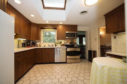 151 Woodbine Cir, Needham, MA 02492 photo 5