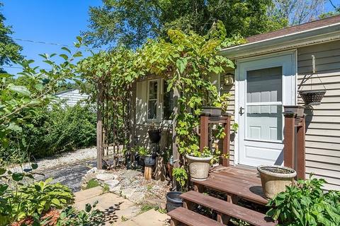 109 Minebrook Rd, Webster, MA 01570 photo 1