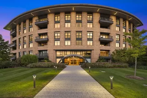 2400 Beacon #401, Boston College, MA 02467
