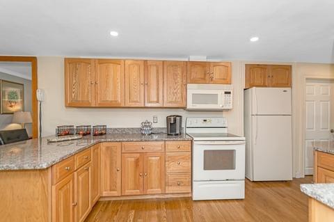 40 Abington St, Hingham, MA 02043 photo 8